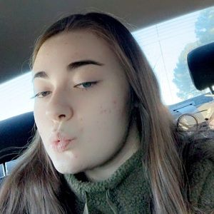 Meet your Posher, Dakota